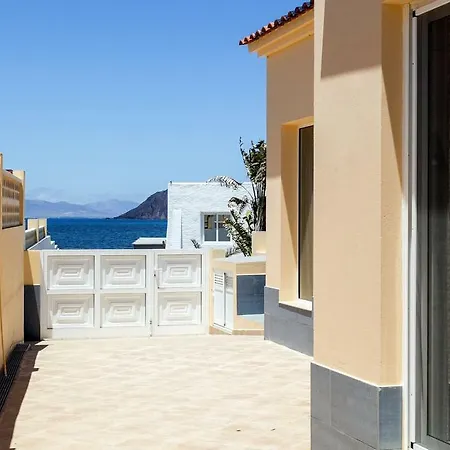 Vila Charming By The Sea With Private Pool Corralejo