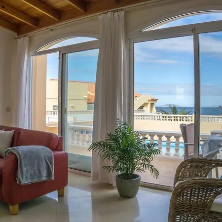 Charming By The Sea With Private Pool Vila